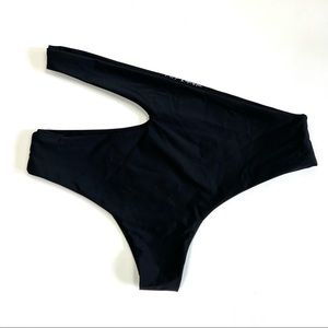 Skatie Black Asymmetrical Bottoms Size Large